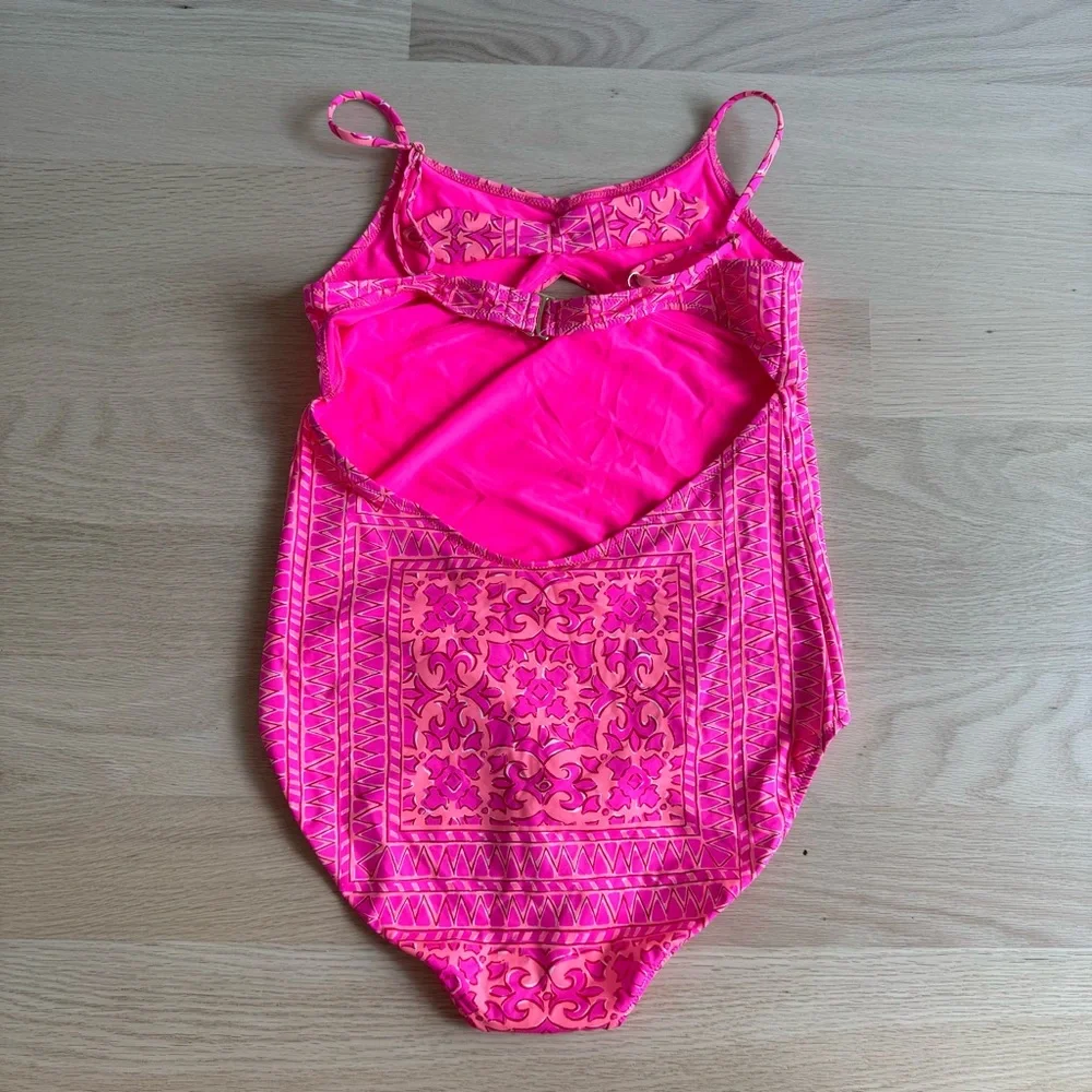 Vineyard‎ Vines Kids Neon Pink Tie Front One-Piece Swimsuit Size XL (16)